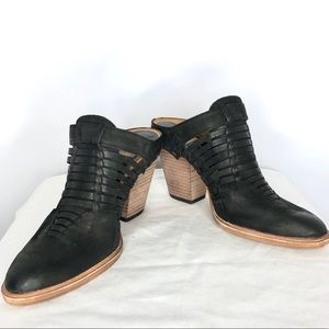 NWOT Dolce Vita Heeley Leather Mules | Black